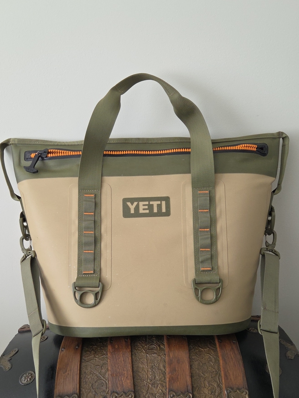 YETI Hopper Two 30 in FIELD TAN BLAZE ORANGE FISHING HUNTING SOFTSIDED COOLER